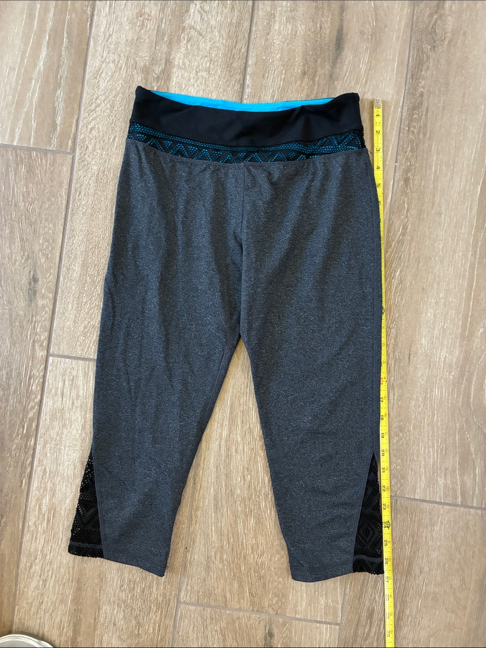 Kyodan Dark Gray Capri Leggings with Teal Waistband